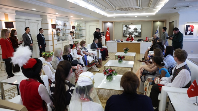 Başkan Vekili Büşra Özdemir dünya çocuklarını ağırladı
Özdemir: "Antalya'nın kapıları dünya çocuklarına açık"