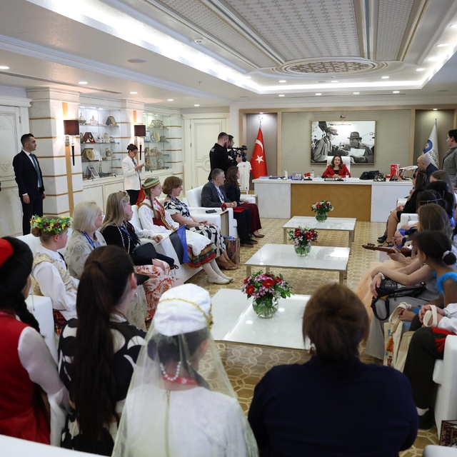 Başkan Vekili Büşra Özdemir dünya çocuklarını ağırladı
Özdemir: "Antalya'nı...