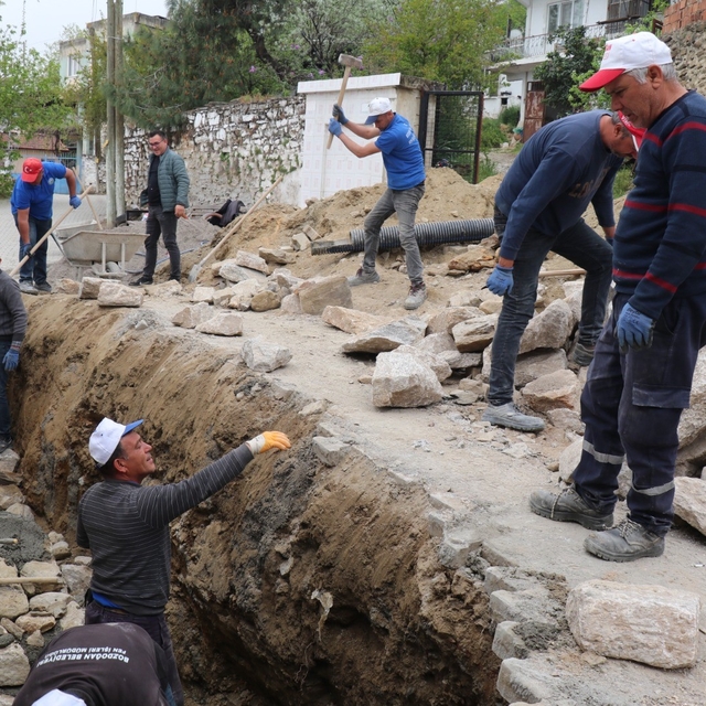 Bozdoğan Belediyesi Alamut Mahallesi'nde taş duvar çalışmasını tamamladı