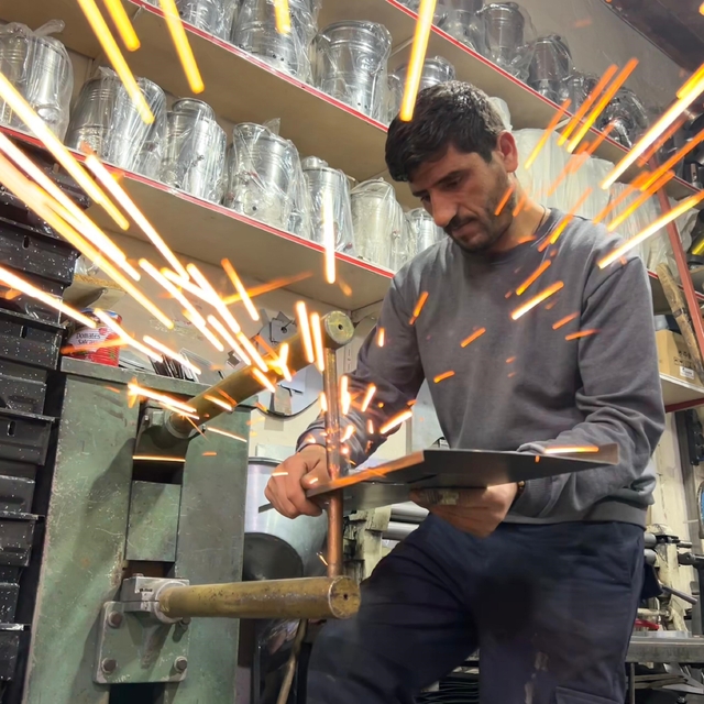 Van'da kışın uzaması semaver ve mangal sezonunu geciktirdi