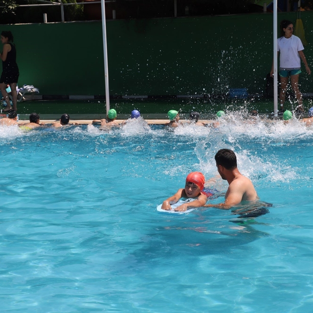 Turgutlu'da 2. dönem yüzme kayıtlarına yoğun ilgi