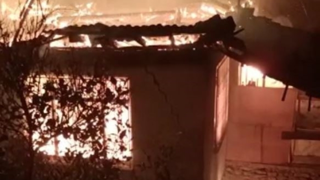 Antalya'da 2 kişinin ölümüne neden yangında perdelerin tutuşturulduğu iddiası
Perdeleri tutuşturulan evde 2 can gitmişti: 2 sanığa ağırlaştırılmış müebbet istemi