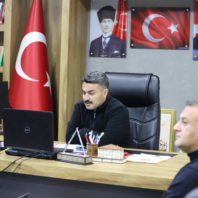 Sivas'ta okullarda alınan tedbirler masaya yatırıldı
Sivas'ta eğitim ortaml...