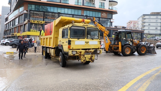 Mardin Büyükşehir Belediyesi ve MARSU ekipleri sahada seferber oldu