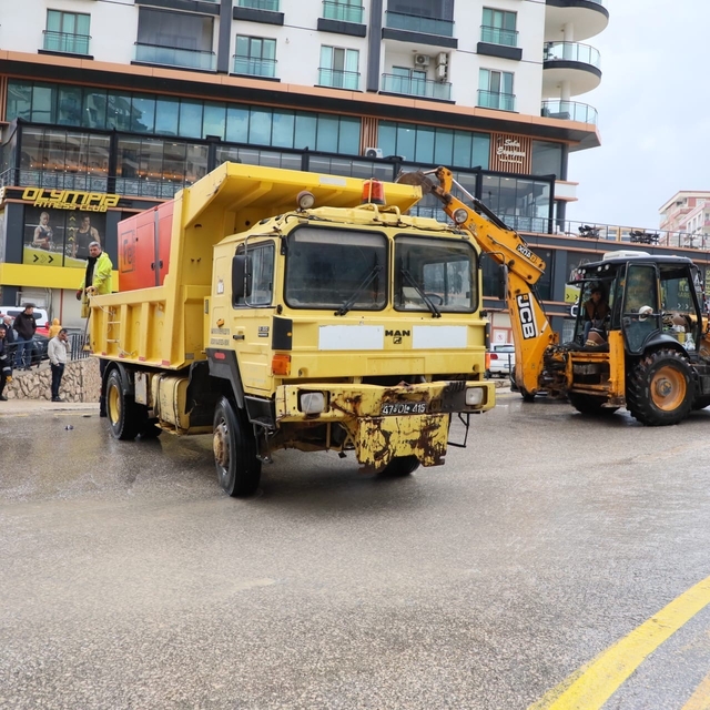 Mardin Büyükşehir Belediyesi ve MARSU ekipleri sahada seferber oldu