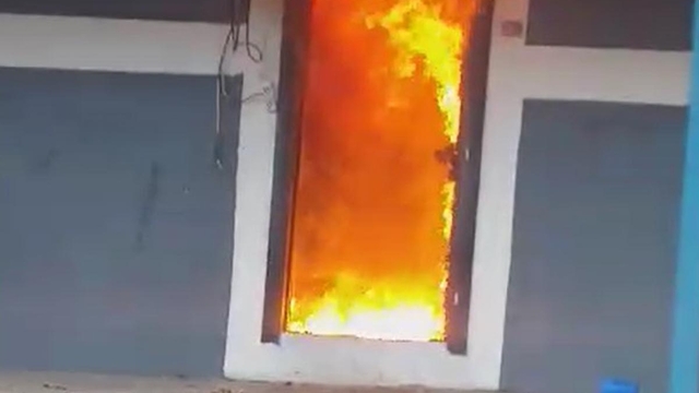 Tek katlı müstakil ev yandı