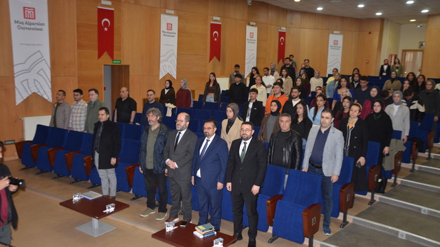 Muş'ta "İran'da Neler Oluyor?" konulu panel düzenlendi