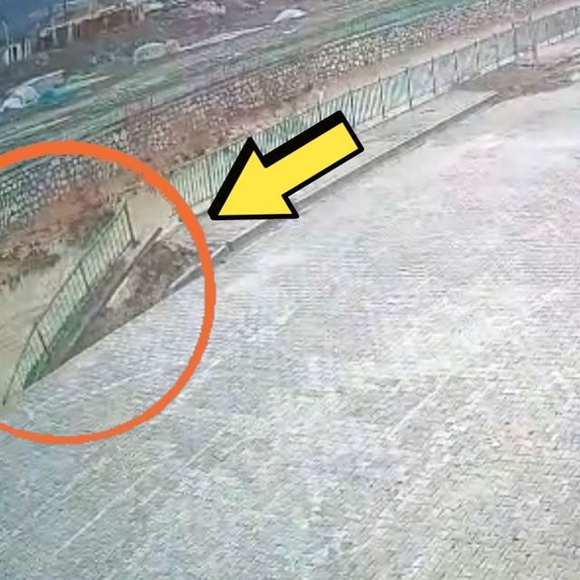 Yüksekova'da istinat duvarı çöktü