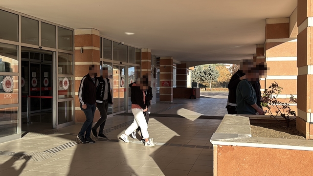 Kastamonu'da uyuşturucu operasyonlarında gözaltına alınan 3 şüpheli tutuklandı