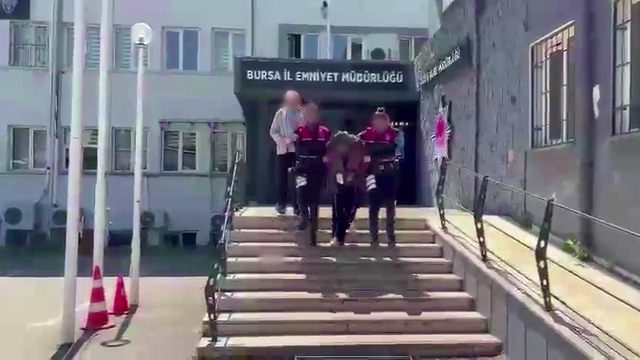 Sokakta tartıştığı kadını, canlı yayında bıçakla kulağından yaraladı (2)