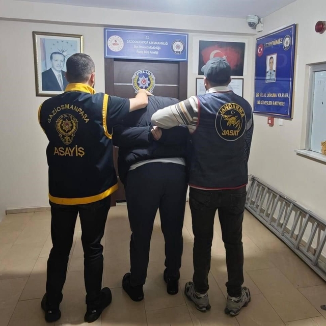 52 ayrı suçtan 33 yıl 6 ay hapis cezası bulunan firari JASAT operasyonuyla...