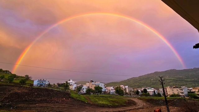 Çermik'te yağmur sonrası oluşan gökkuşağı görsel şölen sundu