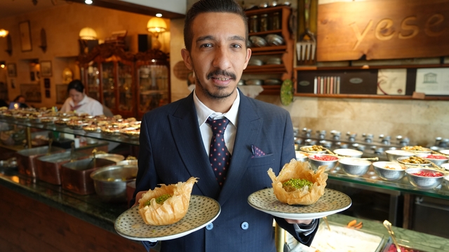 Gazianteplilerin yeni tatlısı "Baklavalı helva"
Gaziantep'in geri dönüşüm tatlısı "Baklavalı helva"