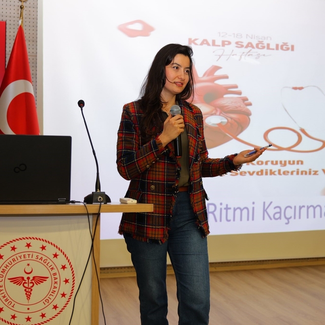 Bayburt'ta personele yönelik düzenlenen eğitimde kalp sağlığına dikkat çeki...