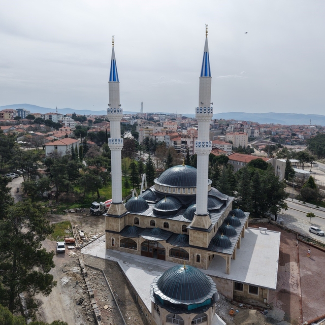 Gördes'te cami ve Kur'an kursu için destek çağrısı
Bin kişilik cami ve 4-6...