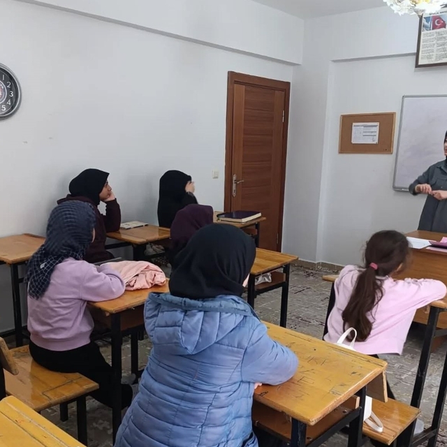 Bayburt'ta öğrencilere güzel ahlak anlatıldı