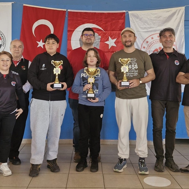 Köyceğiz'de 23 Nisan satranç turnuvası düzenlendi