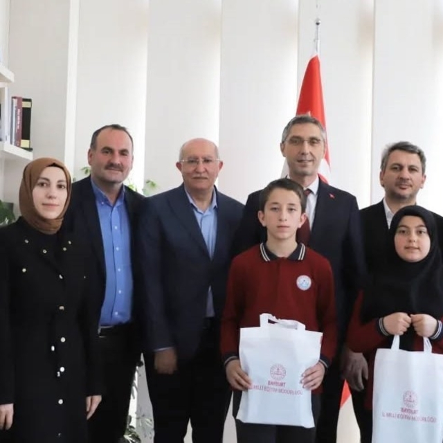 Bayburtlu bölge birincisi öğrenciler ödüllendirildi