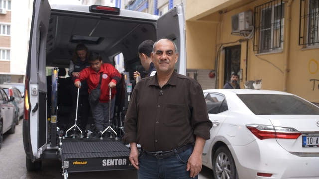Manisa Büyükşehir Belediyesinden engellilere ücretsiz nakil desteği
Randevu sistemiyle hizmete giren araçlar, sağlık ulaşımını kolaylaştıracak