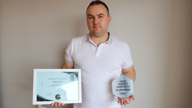 Eskişehir'in balı Paris'i salladı
Dünyanın en iyi balı Paris International Honey Awards'ta başarısını tescilledi
Hakkı İşçi: "Katıldığımız her yarışmada birinci oluyoruz"