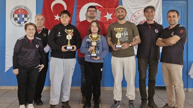 Köyceğiz'de 23 Nisan satranç turnuvası düzenlendi