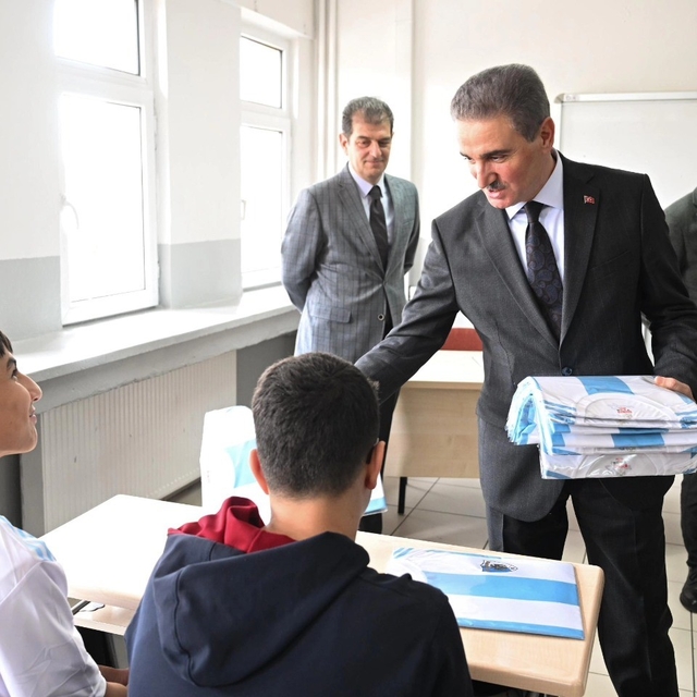 Vali Baruş, lise öğrencileriyle buluştu