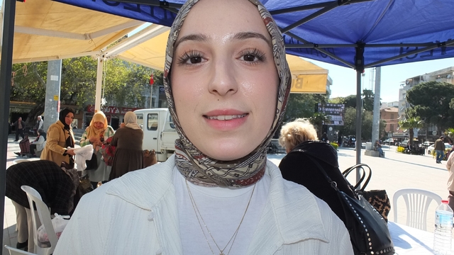 Burhaniye'de Aile Destek Merkezi dönem sergisi açıldı