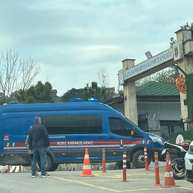 Kocaeli'de jandarmadan operasyon; çok sayıda şüpheli gözaltına alındı