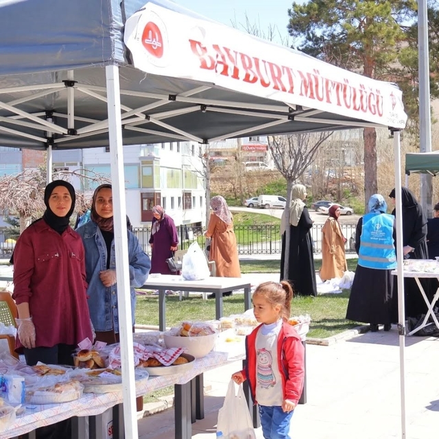 Bayburt'ta evlilik hazırlığındaki gençlere destek için hayır çarşıları açıl...