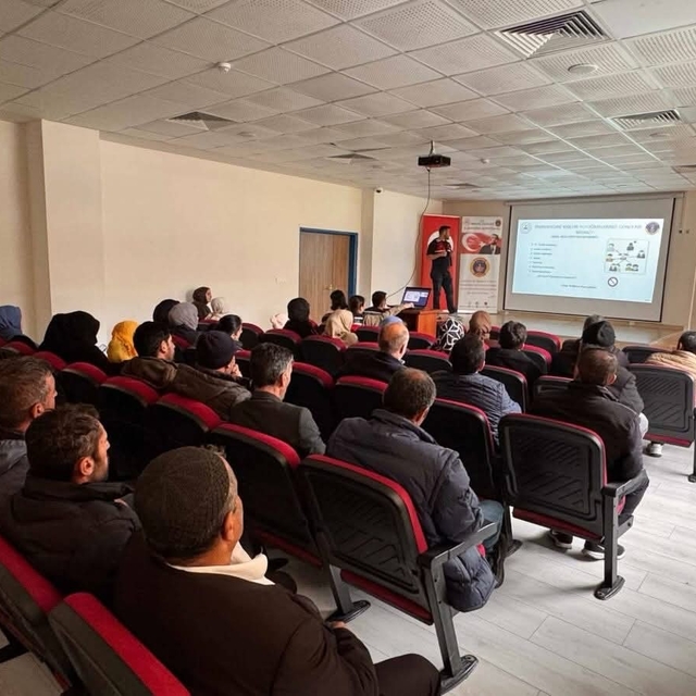 Bingöl'de öğrenci ve velilere şiddetle mücadele eğitimi
