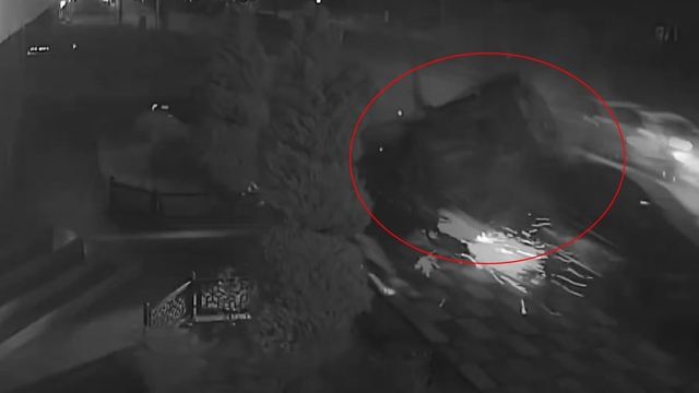 İki aracın yarış iddiası feci kazayla son buldu: 1 kişi yaralandı, 3 araç hasar gördü
Feci kaza anları kamerada