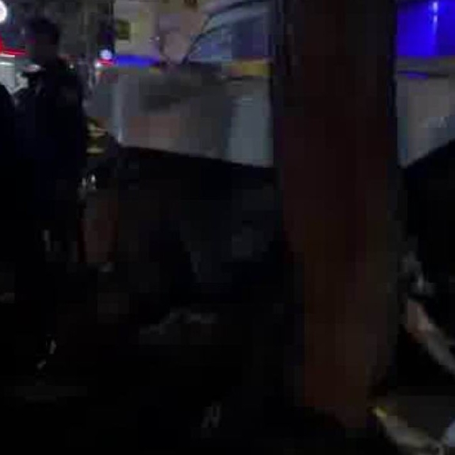 Yayaya çarpmamak için direksiyonu kardı, ağaca çarptı: 6 yaralı
