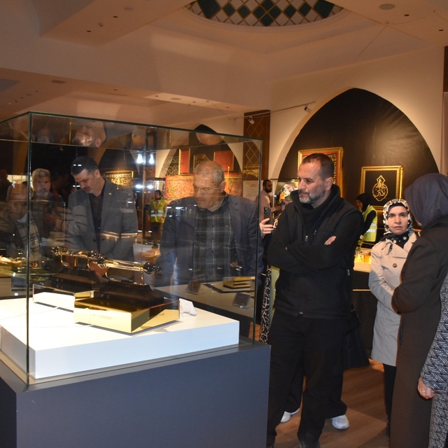 Gaziantep'te kutsal emanetler sergisi ziyaretçi akınına uğradı
