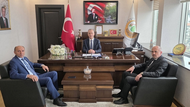 Halil Oflu görevine başladı