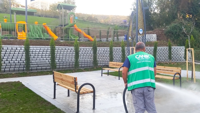 Canik'te parklar yaza hazırlanıyor