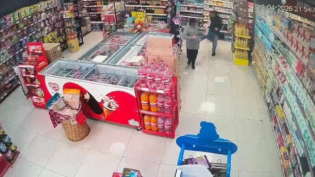 Vicdanları yaralayan olay
Tekme tokat şiddet uygulanan çocuğun korku dolu anları kamerada
Şiddetin görünmeyen yaralarını uzmanı anlattı