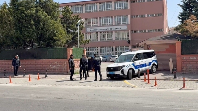 Konya'da okul önlerinde sıkı güvenlik önlemi