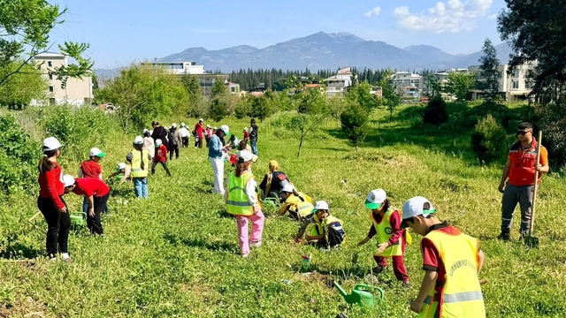 Aydın'da öğrenciler doğayla buluştu