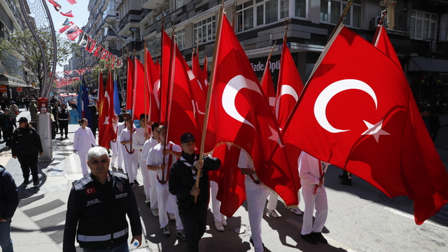 Samsun'da "2. Türk Dünyası Çocuk Festivali" yürüyüş ve dans gösterileriyle başladı