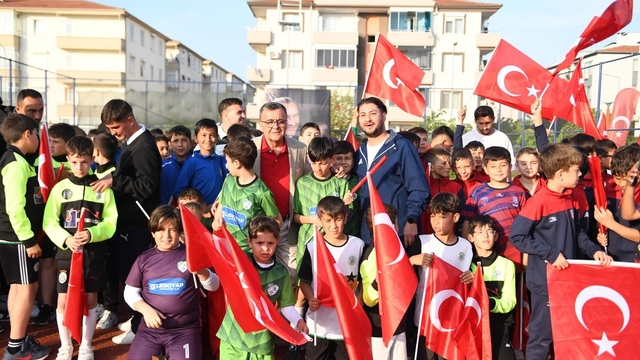 Altıeylül'de 23 Nisan coşkusun 3 gün sürecek
Altıeylül'de çocuklar için renkli bayram programı