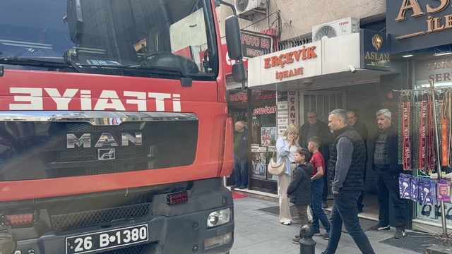 Esnafın 'yangın' paniği, bacadan geri tepen duman çıktı