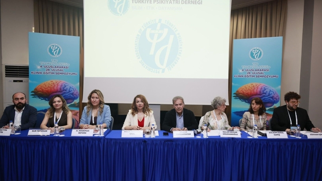 Şiddetin görünür hale gelip normalleşmesi çocuk ve gençleri olumsuz etkiliyor
Türkiye Psikiyatri Derneği 4. Uluslararası ve 28. Ulusal Klinik Eğitim Sempozyumu
Türkiye Psikiyatri Derneği Genel Başkan Yardımcısı Gülin Özdamar Ünal:
"Şiddetin görünür hale gelmesi ve normalleşmesi, özellikle çocuklar ve gençler üzerinde olumsuz etkiler oluşturmaktadır"
"Son dönemde okullarda ve kamusal alanlarda artan şiddet olayları, toplum ruh sağlığı açısından ciddi bir kaygı kaynağıdır ve yalnızca bireysel değil, toplumsal şartların bir yansıması olarak değerlendirilmelidir"