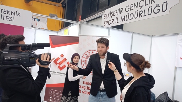 'İşsizlik' konulu komedi skeci İstihdam Fuarı'na renk kattı