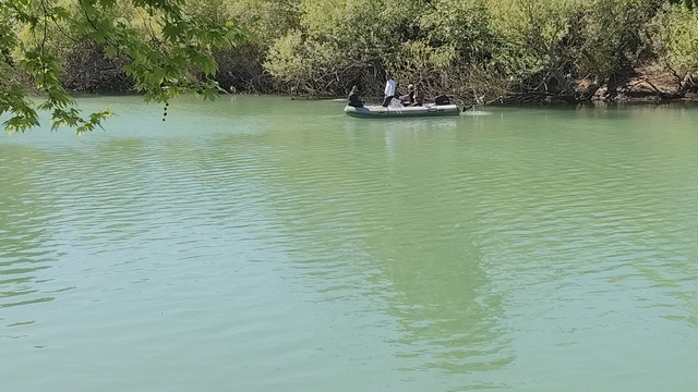 Antalya'da kayıp zabıtanın arandığı ırmaktan ikinci günde de sonuç alınamadı
Telefonundan son sinyalin alındığı Manavgat Irmağı'nda zabıta memurunu arama çalışmaları yarın devam edecek