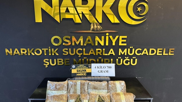 Osmaniye'de 3 farklı araçta 5 kilo 90 gram uyuşturucu ele geçirildi