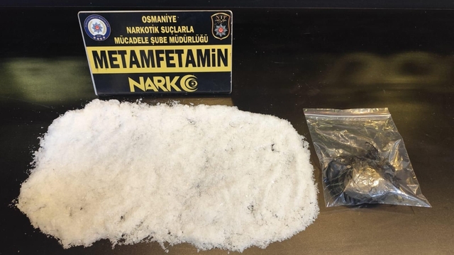 Osmaniye'de 3 araçta uyuşturucu operasyonu: 5 tutuklama