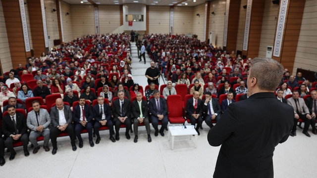 Eğitimde aile ve okul iş birliği vurgulandı