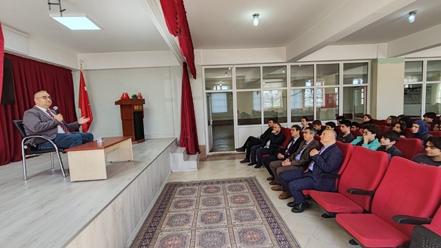 Kütahya'da "Sürdürülebilir Toplumlar" temalı bilim söyleşisi
