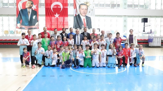 İlkokullar futsal finalinde karşılaştı