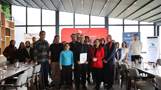 Bilim Kafe etkinlikleriyle toplumsal katkı sunmaya devam ediyor